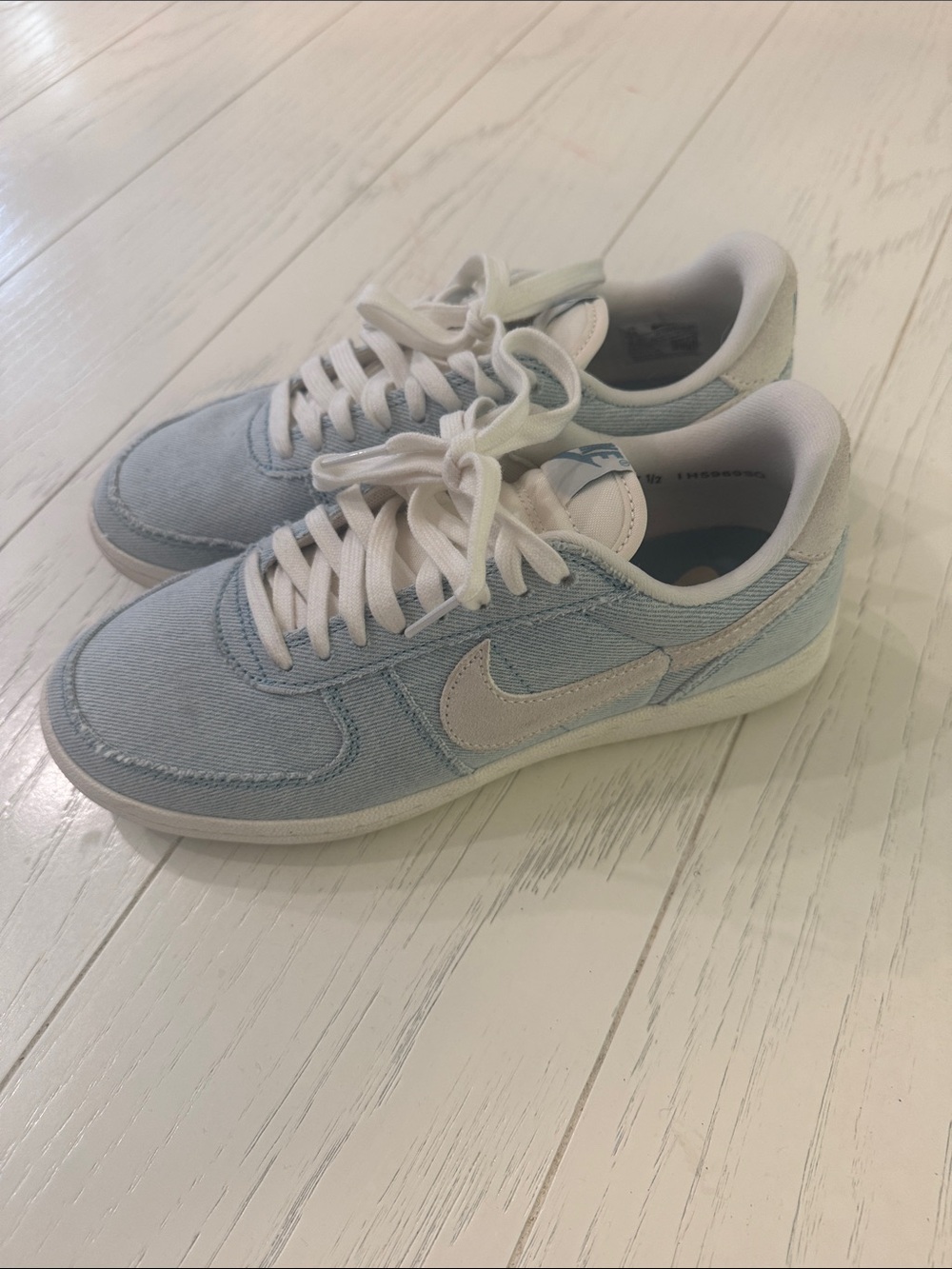 Nike Low-Top Sneakers in Light Blue and Creamy White - Picture 2 of 4